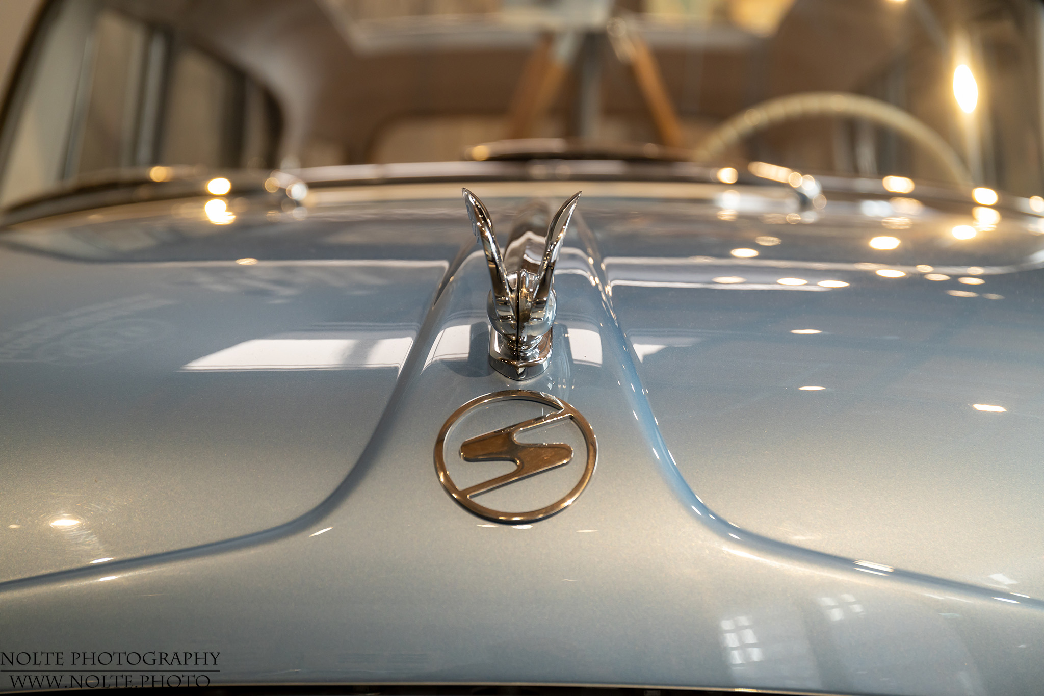 Motorhaubendeko eines Sachsenring P240